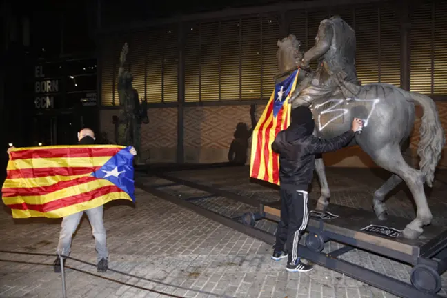 BARCELONA 16-10/2016 ESTATUA DE FRANCO EN EL BORN EN LA IMAGEN PINTADA
 FOTO de JULIO CARBO